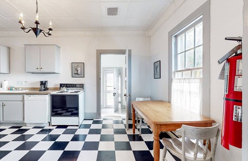 Coupeville House | Two-story duplex with ocean view & porch, walk to the ferry & Fort Casey SP