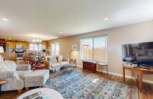 Redmond House | Two-story house near golf & skiing with central AC, grill, firepit & fireplace