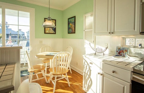 Bonito Boathouses House | Two-Story Marina Home w/ Spectacular Sunset Views - Steps to Boathouse