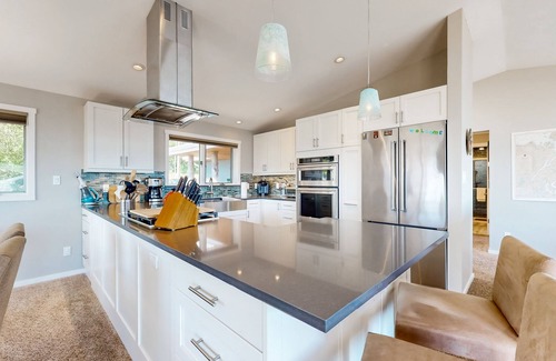 Greenbank House | Two-story waterfront retreat with incredible views & washer/dryer - near beach