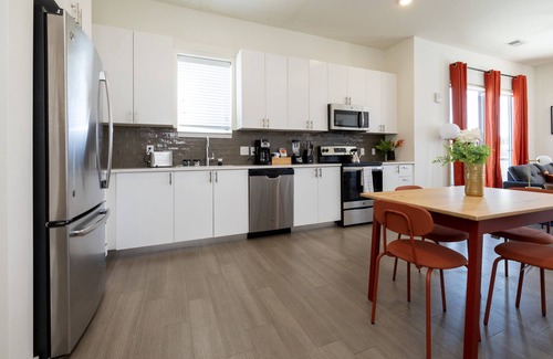 Downtown Louisville Apartment | TWO Stunning Nulu CozySuites