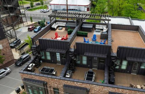 Hadley - Washington House | Two Townhomes - Hot Tubs and Rooftop Balconies
