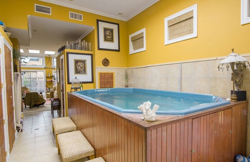 Upper East Side House | TWO UNITS AVAILABLE LARGEST TOWNHOUSE/GROUND HM 11 BEDROOMS 9 BATHROOMS COMBINED