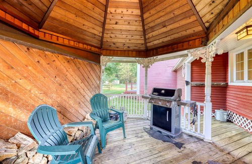 Stowe House | Two wonderful escapes with full kitchens, WiFi, private hot tub, & gas grill