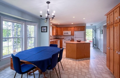 Waldoboro House | Two wonderful homes on the river with fast WiFi, furnished decks, grills & W/D