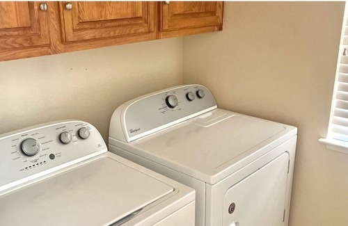 Rocklin House | TwoStory comfy Family Home 🪵🔥Fully Stocked, located in the heart of Rocklin,CA