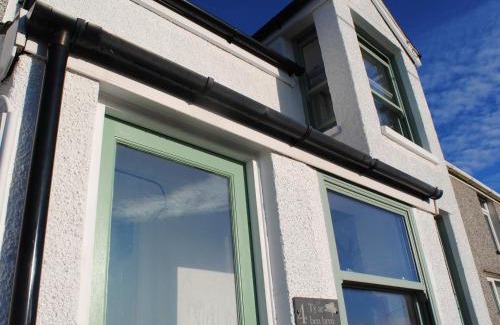 Ty Croes House | Ty ar Ben Bryn