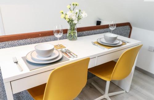 Beaumaris House | Ty Bach Twt