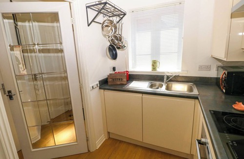 Llanelli Cottage | TY BACH TWT LLANELLI, pet friendly, with a garden in Llanelli