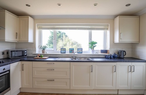 Pen-y-sarn Cottage | TY BACH TWT, pet friendly, character holiday cottage in Amlwch
