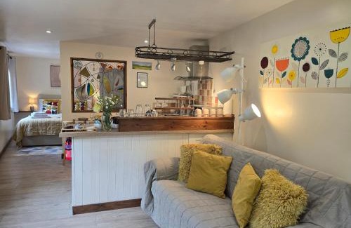 Newcastle Emlyn House | Ty Barddu