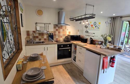Newcastle Emlyn House | Ty Barddu