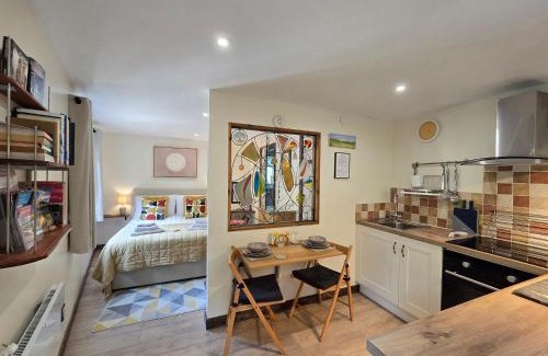 Newcastle Emlyn House | Ty Barddu