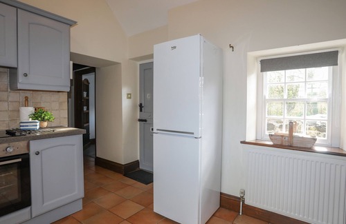 Garn Fadryn House | TY BWLCYN, pet friendly, with open fire in Nefyn