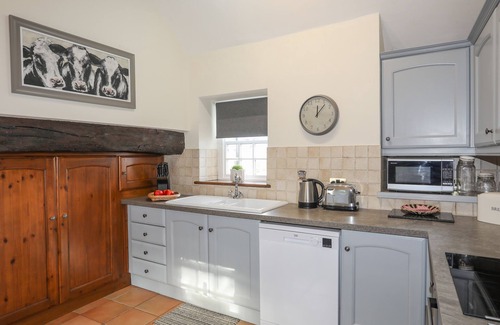 Garn Fadryn House | TY BWLCYN, pet friendly, with open fire in Nefyn