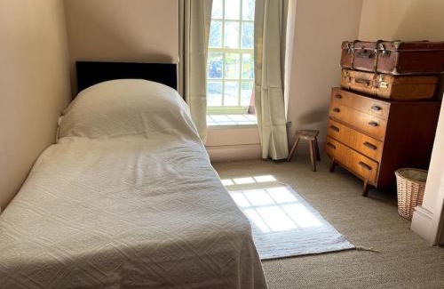Llanengan House | TY CAPEL ABERSOCH beaches, comfy beds, super Wi-Fi, TV, wood fires, garden, bbq