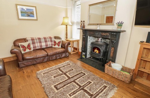 Gwynedd- Snowdonia House | Ty Capel