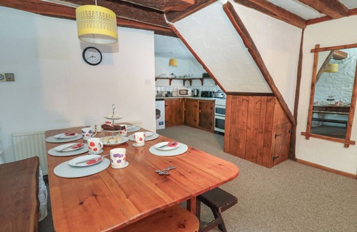 Llanybydder Cottage | Ty Ceffylau