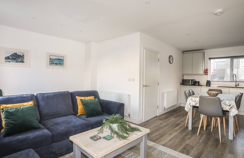 Criccieth House | TY COPR PERLOG, pet friendly, country holiday cottage in Criccieth