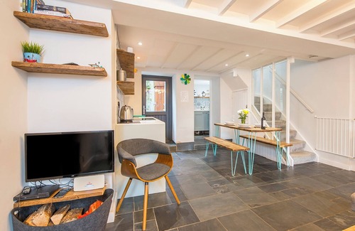 Solva Cottage | Ty Cranc Mawr, Holiday Cottage Solva, Sleeps 6, 2 bedrooms, bathrooms