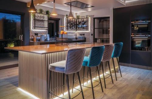 St. Florence House | Ty Cyfoes - Luxurious 4 Bedroom - St. Florence