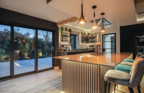 St. Florence Cottage | Ty Cyfoes - Luxurious 4 Bedroom - St. Florence