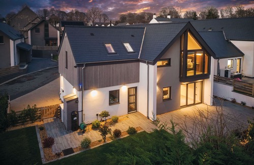 St. Florence Cottage | Ty Cyfoes - Luxurious 4 Bedroom - St. Florence