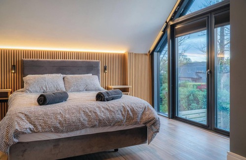 St. Florence House | Ty Cyfoes - Luxurious 4 Bedroom - St Florence