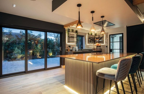 St. Florence House | Ty Cyfoes - Luxurious 4 Bedroom - St Florence