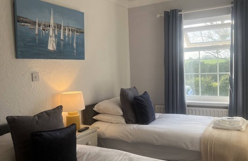 Moelfre Hotel | Ty Dderw Country Inn