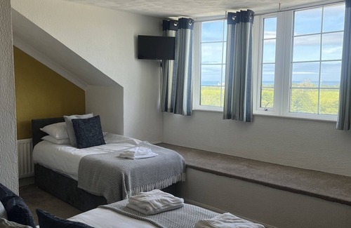 Moelfre Hotel | Ty Dderw Country Inn
