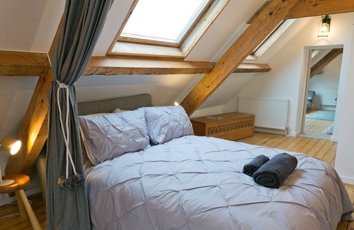 Llanfaethlu Apartment | Ty Deryn Y Mor - a sea view that sleeps 6 guests in 2 bedrooms