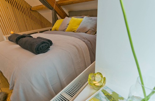 Llanfaethlu Apartment | Ty Deryn Y Mor - a sea view that sleeps 6 guests in 2 bedrooms