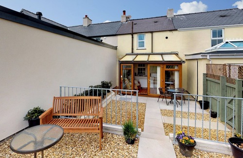 Henryd Cottage | Ty Doli - One Bedroom Cottage, Sleeps 2