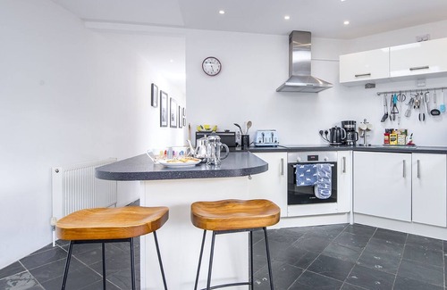Trefin Cottage | Ty Draw, Holiday Cottage Trefin, Sleeps 3, 2 bedrooms, bathrooms