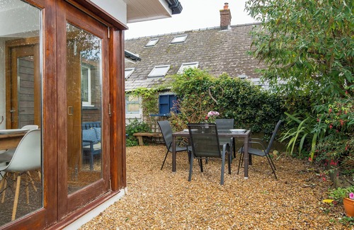 Trefin Cottage | Ty Draw, Holiday Cottage Trefin, Sleeps 3, 2 bedrooms, bathrooms