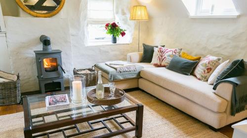 Pentraeth House | Ty Fry Cottage