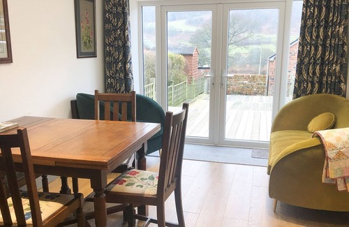 Corwen Cottage | TY FY HEN NAIN, pet friendly, with open fire in Corwen