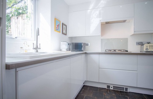 Pembroke Cottage | Ty Golau - 3 Bed Holiday Home - Pembroke