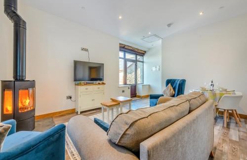 Lampeter House | Ty Gwair - Uk41512