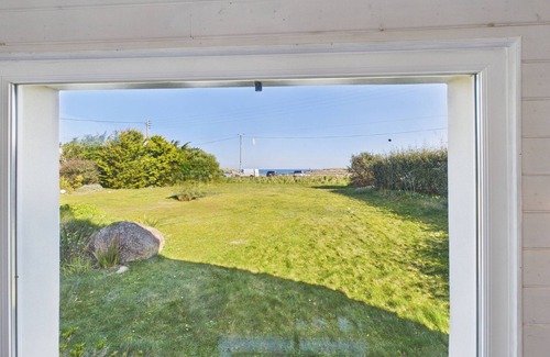 Plouguerneau Ski Chalet | Ty Gwen Mar - waterfront house for 6