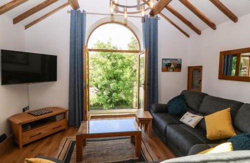 Beaumaris House | Ty Gwennol