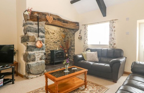 Garn Fadryn House | Ty Hen