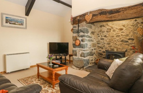 Garn Fadryn House | Ty Hen
