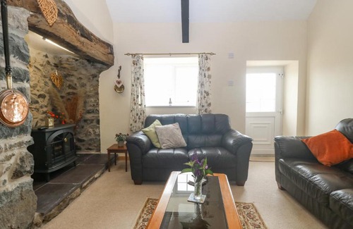 Garn Fadryn House | Ty Hen