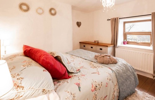 Cwmtirmynach House | Ty Hen in Capel Celyn