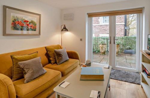 Abergavenny House | Ty-Llew Hideaway