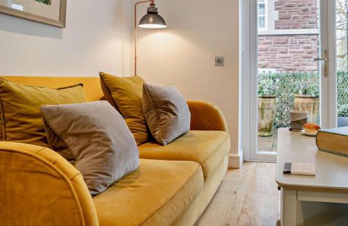 Abergavenny House | Ty-Llew Hideaway