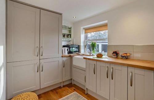 Abergavenny House | Ty-Llew Hideaway