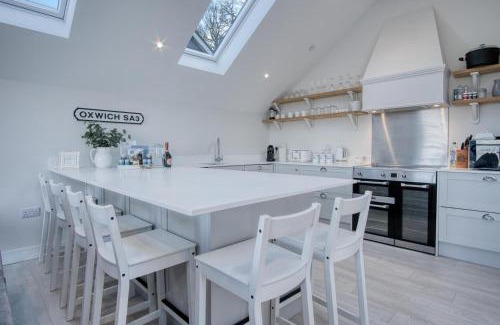 Oxwich House | Ty Megan - 3 Bedroom Cottage - Bayview Oxwich